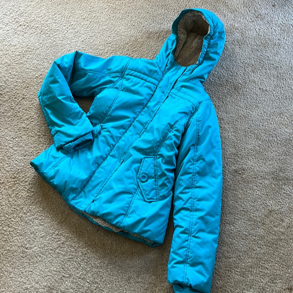 Nice and warm girls coat. Great for everyday in the winter. Fuzzy warm interior.